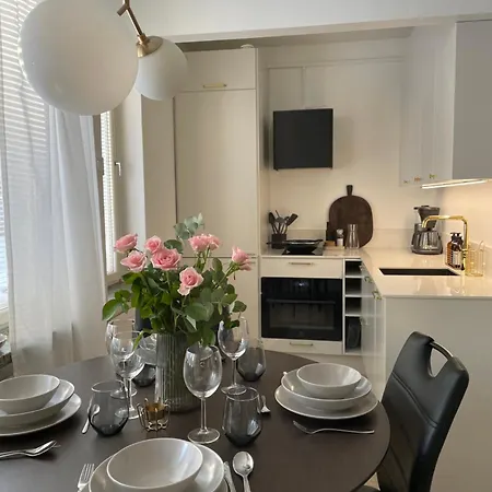 Seaside With Parking Space, Close To Metro Apartment *